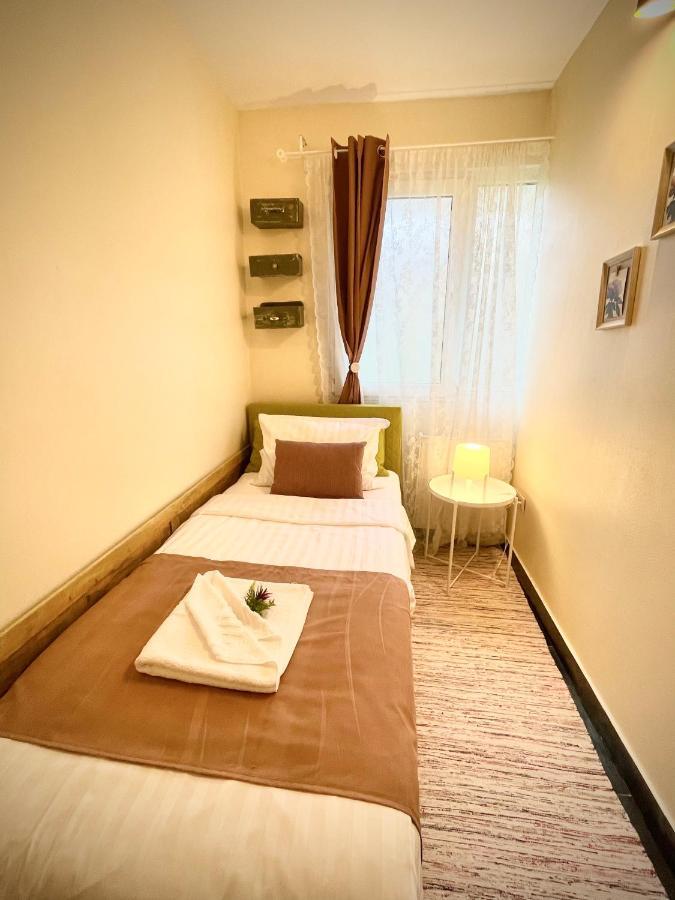 Perfect Place To Stay Self Check In-24H-Netflix-Wifi Resita Exterior photo
